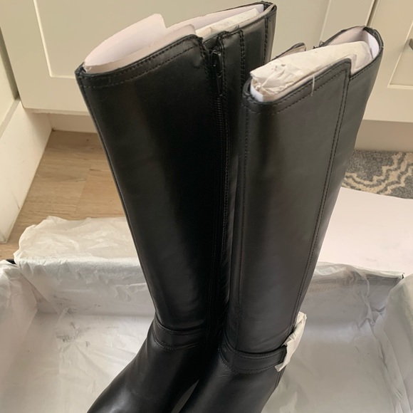 Black high shaft leather boots - Picture 10 of 10